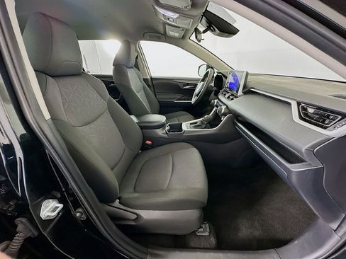 Certified 2025 Toyota RAV4 XLE image 28