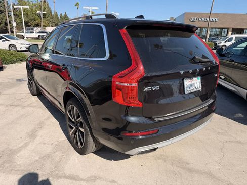 Used 2018 Volvo XC90 T6 Momentum w/ Convenience Package AWD/4WD image 3