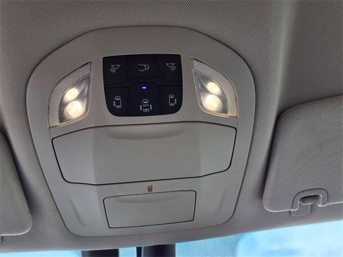 Used 2021 Chrysler Pacifica Touring-L image 69