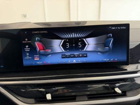 Used 2024 BMW X5 xDrive40i w/ M Sport Package image 62