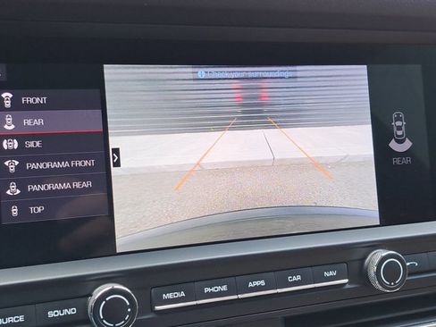 Certified 2021 Porsche Macan image 31