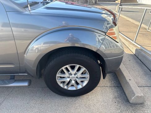 Used 2016 Nissan Frontier SV RWD image 3