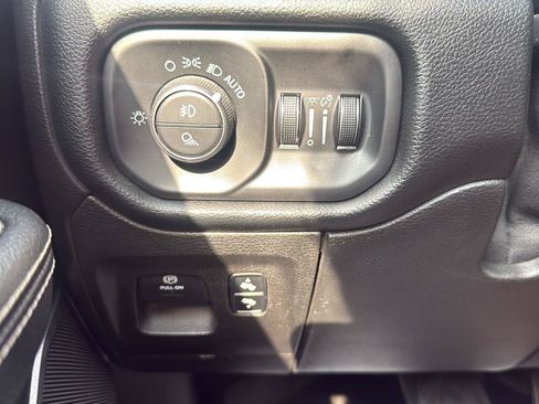 Used 2020 RAM 1500 Laramie AWD/4WD image 26
