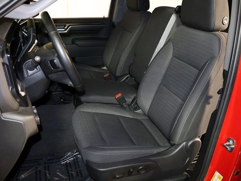 Used 2023 Chevrolet Silverado 1500 LT AWD/4WD image 4