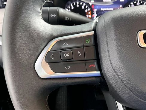Used 2025 Jeep Compass Limited AWD/4WD image 18
