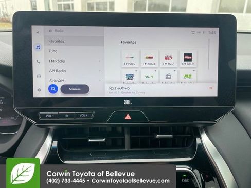 Used 2023 Toyota Venza Limited image 18