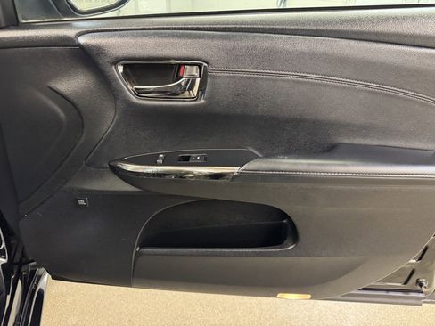 Used 2016 Toyota Avalon Limited image 28