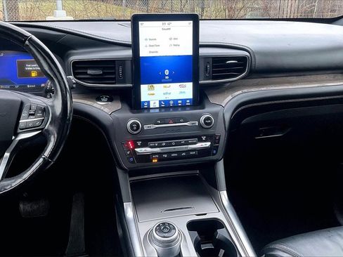 Used 2020 Ford Explorer Platinum w/ Premium Technology Package image 6