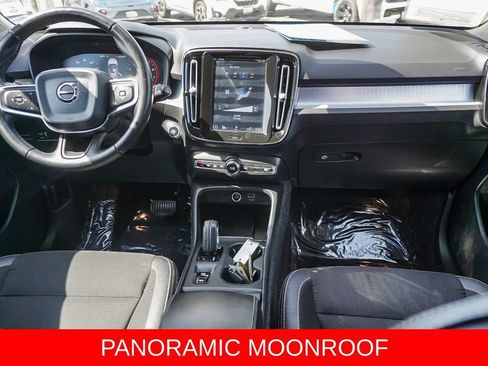Used 2020 Volvo XC40 T5 Momentum AWD/4WD image 14