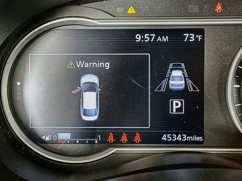 Used 2025 Nissan Versa SV FWD image 19