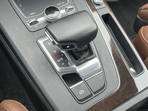 Used 2019 Audi Q5 2.0T Premium Plus w/ Premium Plus Package AWD/4WD image 26