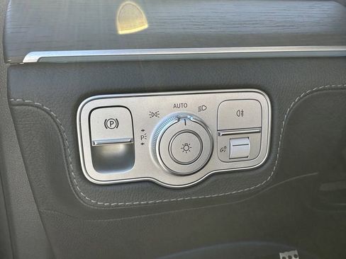 Certified 2023 Mercedes-Benz GLS 580 4MATIC image 37