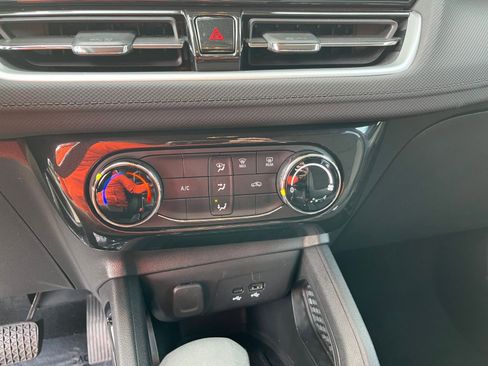 Used 2025 Chevrolet TrailBlazer LT image 23