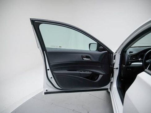 Used 2019 Acura ILX FWD image 9