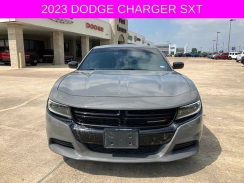 Used 2023 Dodge Charger SXT w/ Blacktop Package RWD image 2