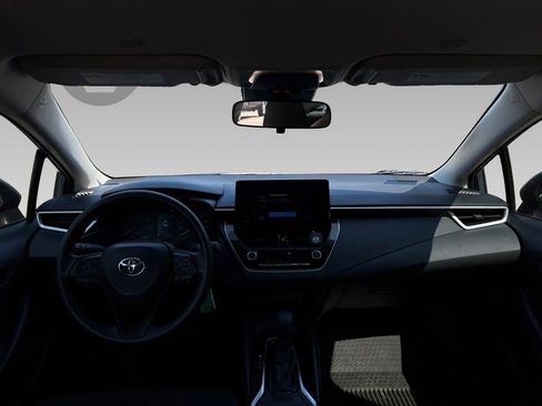 Used 2025 Toyota Corolla LE image 3