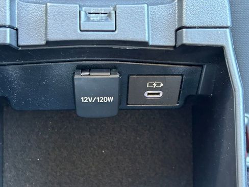 Certified 2025 Toyota Corolla LE image 28