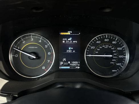 Used 2021 Subaru Crosstrek 2.5i Sport AWD/4WD image 17