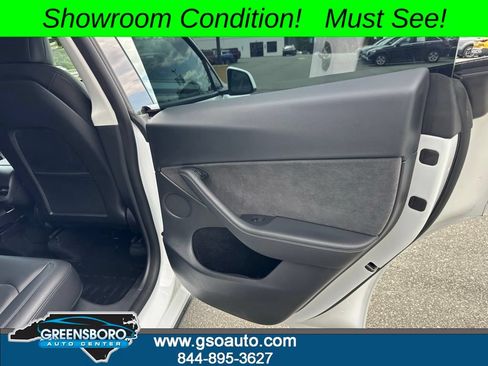 Used 2022 Tesla Model Y Performance AWD/4WD image 22