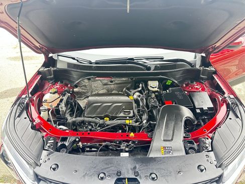 Used 2025 Chevrolet Trax LT w/ LT Convenience Package image 32