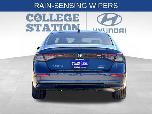 Used 2025 Honda Accord Touring image 9