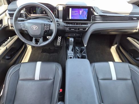 Used 2025 Toyota Camry SE FWD image 26
