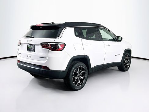 Used 2025 Jeep Compass Limited image 9