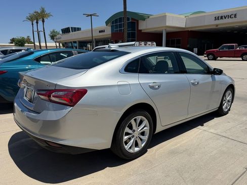 Used 2022 Chevrolet Malibu LT FWD image 4