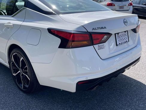 Used 2024 Nissan Altima 2.5 SR FWD image 12