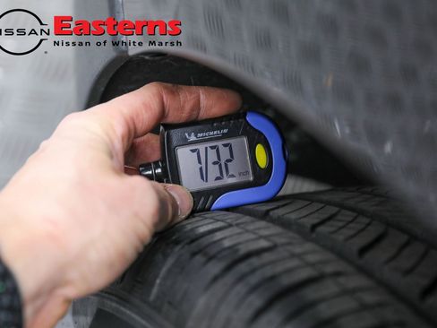 Used 2024 Chevrolet Equinox RS FWD image 28