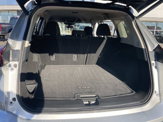 Used 2025 Nissan Rogue SV AWD/4WD image 7