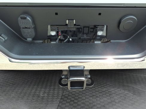 New 2025 GMC Sierra 2500 SLE w/ SLE Value Package; image 8