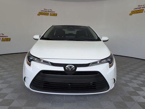 Used 2025 Toyota Corolla LE FWD image 9