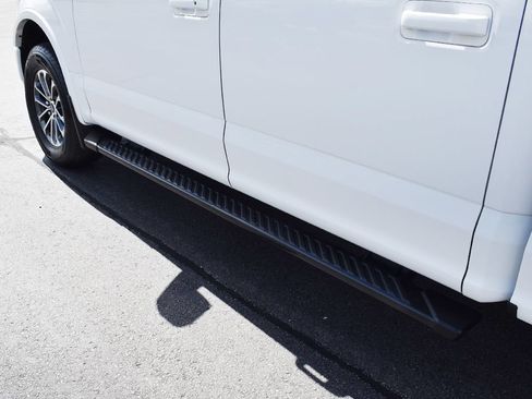Used 2019 Ford F150 XLT w/ Equipment Group 302A Luxury AWD/4WD image 17