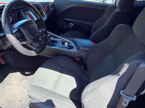 Used 2016 Dodge Challenger R/T RWD image 7