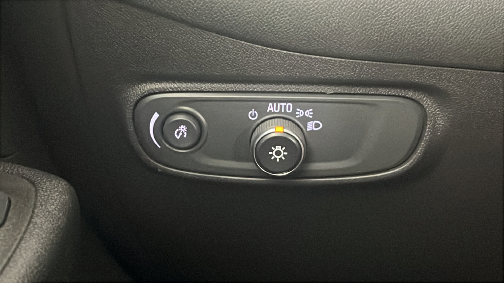 Used 2022 Chevrolet Equinox LT w/ Driver Convenience Package AWD/4WD image 31