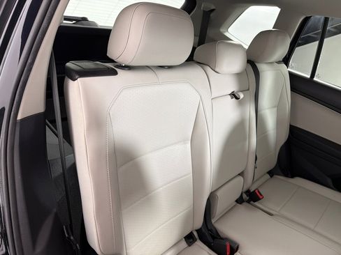 Used 2019 Volkswagen Tiguan SE w/ Panoramic Sunroof Package FWD image 23