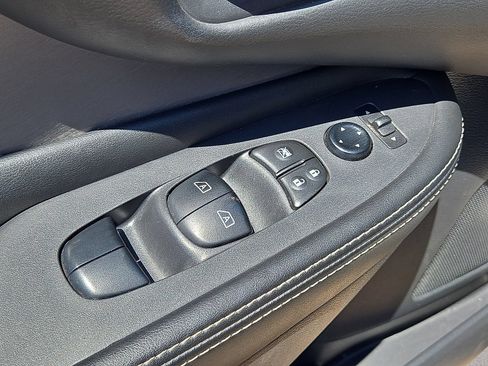 Used 2023 Nissan Murano SV FWD image 20