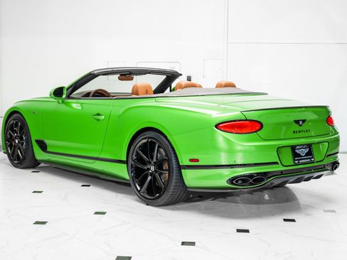 Certified 2024 Bentley Continental GT V8 AWD/4WD image 3