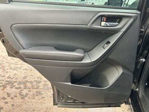 Used 2018 Subaru Forester 2.5i Premium AWD/4WD image 18