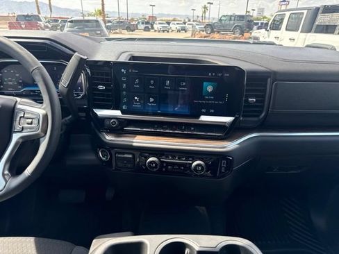Used 2025 Chevrolet Silverado 2500 LT AWD/4WD image 12