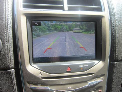Used 2015 Lincoln MKX AWD w/ Equipment Group 102A image 9