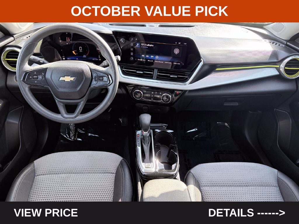 Used 2025 Chevrolet Trax LT FWD image 8