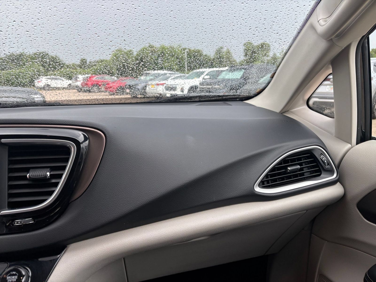 Used 2023 Chrysler Voyager LX FWD image 36