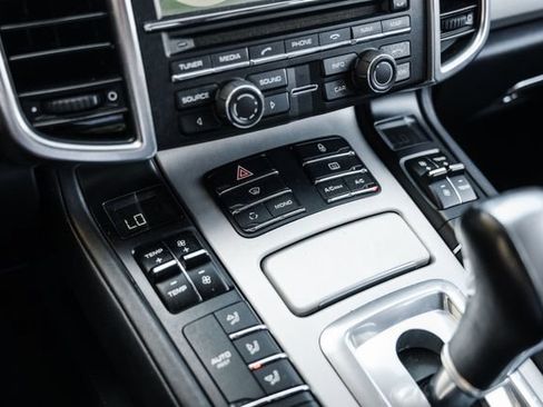 Used 2012 Porsche Cayenne Turbo AWD/4WD image 52
