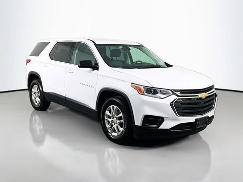 Used 2020 Chevrolet Traverse LS FWD image 3