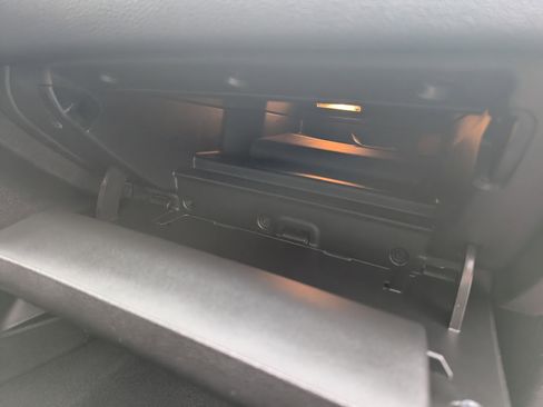 Used 2015 Chrysler 200 Limited w/ Convenience Group image 37