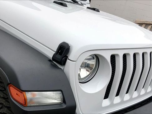 Used 2023 Jeep Wrangler Sport image 23