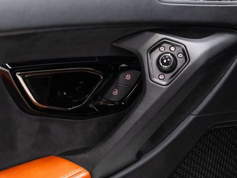 Used 2018 Lamborghini Huracan LP 610-4 AWD/4WD image 27