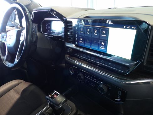 Used 2022 Chevrolet Silverado 1500 RST AWD/4WD image 22